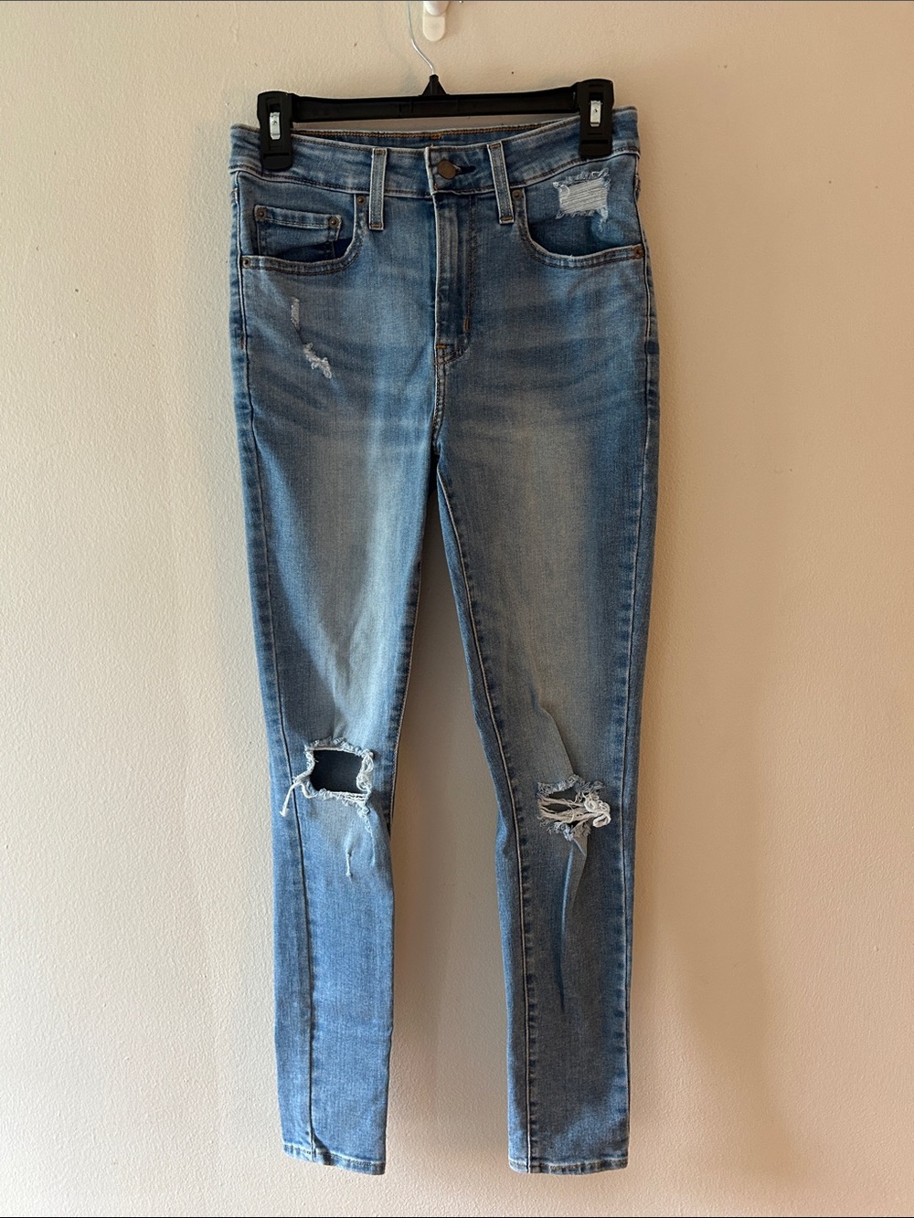 Levi’s Light Blue Distressed Women’s Jeans
